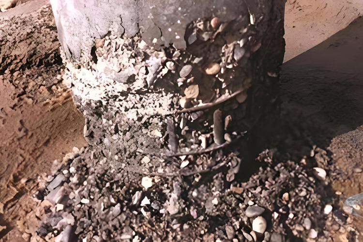 混凝土遭受腐蚀破坏 混凝土遭受腐蚀破坏.jpg